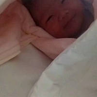 我的小宝宝  38周就出来了  8.19早上6:30   6斤 男宝宝。