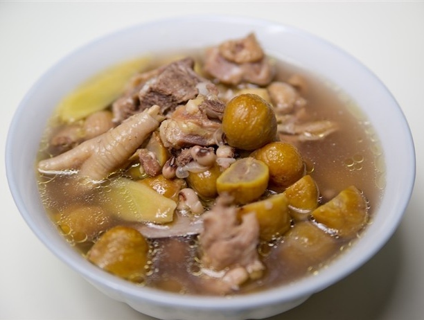 板栗煲鸡汤