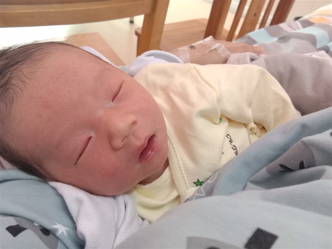 6.1斤大男宝。
