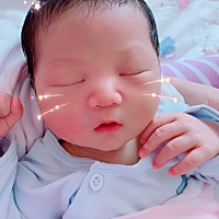 宝宝今天四天了，超了一周，八斤半男宝