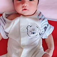 终于卸货了。 7斤女宝宝。顺转破的不容易总算是迎来新成员。 感恩一切。
