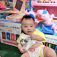 每天要出来玩 在家就哼哼唧唧哭的小宝宝，有同款吗？
