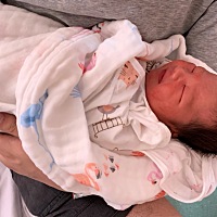这几天日常就是挤奶、吃饭、睡觉，疏通乳房真的很疼，现在每次挤能挤出100毫升左右了，体重基本恢复到产...