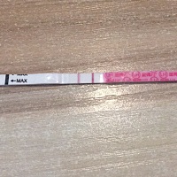 还有4天就该来月经了，今天测了一下卵泡监测居然出现这样的，是什么意思？