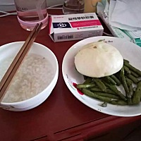 婆婆炒菜重来不洗锅，就用抹布擦继续炒第二个菜，感觉黑乎乎的很不卫生，这段时间，我妈妈过来了一...