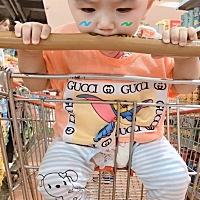 今天开心脸上被一个大一岁的小男孩挠了好几条血印子，心疼的我～恨不得抓住那个小屁孩揍死他。但是我没...