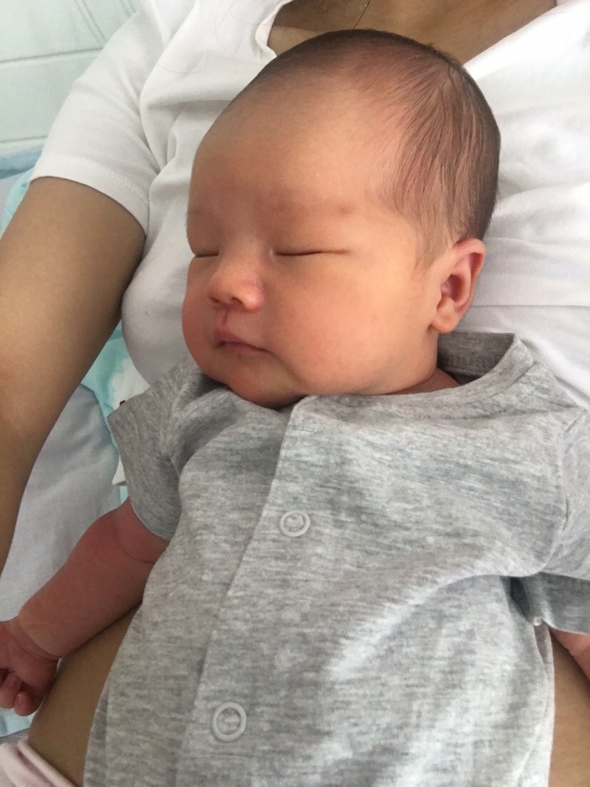 月子第7天 各位姐妹你们都是多少天洗澡的？我平时都是隔天洗澡 孕期也是！最近一周没洗澡了好难受……