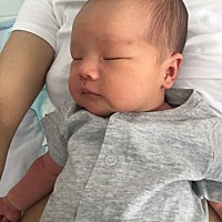 月子第7天 各位姐妹你们都是多少天洗澡的？我平时都是隔天洗澡 孕期也是！最近一周没洗澡了好难受…...