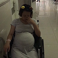 顺产的好处是：生产完第2天就可以下床，大口啃鸡排[嘻嘻][嘻嘻]  就是走路需要慢悠悠，两腿要岔开一...