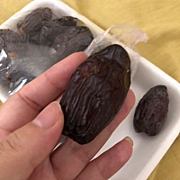 齁甜但欲罢不能的椰枣。大概是枣类最爱了。