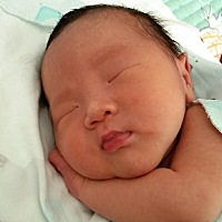 儿子都出生了  照片才出来  还有19天才做完月子  坐月子要疯了  感觉自己变成了  养在圈里只能吃草...