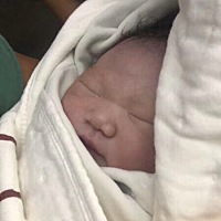 8.2斤女宝平安健康降生了