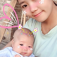 杰宝刚出生4.7斤～2个月10天12斤了，纯母乳喂养宝贝长得好快哦
