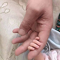 凌晨三点多～熬夜中……，请问过来人什么时候宝宝就可以睡整觉啦，给我们一个希望😄，
