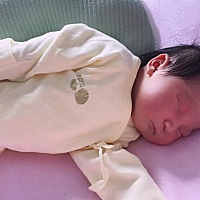 报喜来了❤️喜得小公主一枚，7斤8两❤️ 怀孕症状❤️： 怀孕期间3个月孕吐，5个月耻骨疼，8个月几乎每...