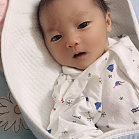 我们出生6天了，顺产6斤佩奇，有侧切，过程很酸爽，虽然没有如愿配齐但妈妈看见你还是很开心，要佩奇的...