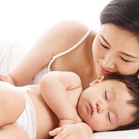 睡午觉到底对宝宝多重要 如果爸爸妈妈本身就有睡午觉的习惯，假如某天不睡午觉下午就会特别累，特别是在...