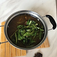 破腹产第8天，老公参加战友婚礼去了，没在家，婆婆做的月子餐，呵呵