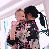 婆婆超级好[调皮]我大概上辈子也拯救了小半个银河系吧[大笑][大笑] 怕我累 永远都是她在抱娃 哄娃  ...