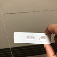 打了促排针排卵期半个月后测出一深一浅两条线是怀孕了吗