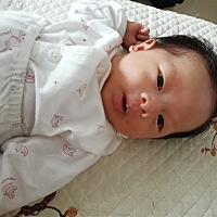 宝宝满月啦，我的小乔治可爱不