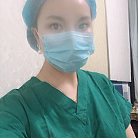 半岁了，妈妈上班了，奶水越来越少，今天给你断奶了，你很乖，不哭不闹，乖乖喝奶粉，妈妈好爱你