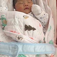今天把宝宝接回来了，👩🏻好开心，希望以后你能健康快乐平安长大。