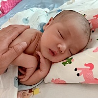 顺产 没打无痛的。五斤六两的小丫蛋。 月子加载三分之二