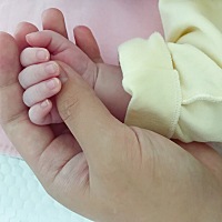 宝贝今天24天了，肚子上了的黑线还是特别明显 ，其实生男生女和肚型 胎梦一点关系也没有 ，我怀孕做...
