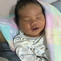 预产期8.31，8.22下午羊水没有征兆的破了，睡了个午觉坐在沙发上吃东西，感觉下身一暖一股水流下来...