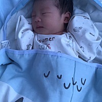 9.8上午7:47顺产无侧切卸货6斤小佩奇一枚，💗怀孕中都说是男宝，跟他家人去买小孩抱被衣服啥的让我买...