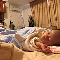 突然间很深感触，疼自己爱自己的永远只有妈妈👩！今天中秋🥮过节，粑粑👨前两天已经回家了，...