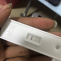7好好像是来了月经，很少，就没有了今天早上测验孕棒了，是两条杠有一条不明显，今天下午又来了月经一样...