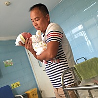 急产经历  37+3在家痛了一天以为肚子不舒服，因为一直不规律肚子隐痛，晚上羊水破了吓死人的节奏。...