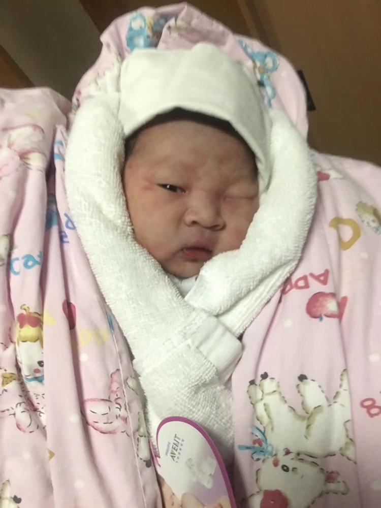 顺产侧切，建设银行7斤多，打了无痛也痛死了！一切都过去了！加油向未来，唐筛清宫表所有都说是男孩，人见都说男宝，准了