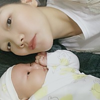 最近拉粑粑很费劲，偶尔还会出血，然后肛门像伤口沾了辣椒一样痛，今天百度、微博一查，原来还有产后痔...