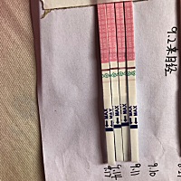 排卵试纸怎么感觉一直这样，好久，都不加深，姐妹们来帮忙看下