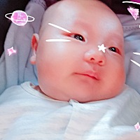 有没有去出国打工的朋友？可以带上我吗？我想自己挣钱自己花。小孩的爸爸经常打我。我老自己挣钱自...