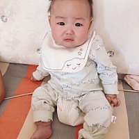 发一个宝宝现在的照片 一只委屈的小六月❤️