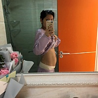 今天是产后第四天，孕晚期一直担心产后身材难以恢复，现在看看镜子中的自己，感觉充满了信心。整个...