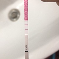 各位好，帮我我我检孕试一下，是不是怀孕了？？？