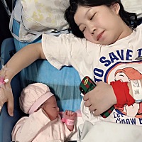 所有人都说是男宝宝  直到生出来医生告诉我是女宝宝心里那个高兴呀  翻盘啦