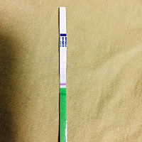 小姐姐们来给看看.是我眼花还是貌似有线条啊？