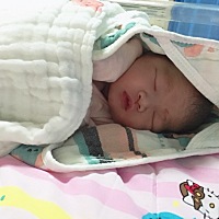 早上生下乔治一枚.晚上9点肚子疼痛间隔10分钟有规律来医院打的胎心监测做了个内检说宫颈消除百分之50.回...