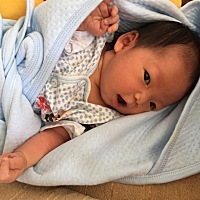 宝宝出生第五天，月子里带娃很奔溃啊