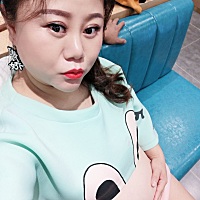 32 2好久没化妆，照个像丑美下，晚上起夜4次，感觉还没睡就天亮了，白天睡上一觉挺奢侈！