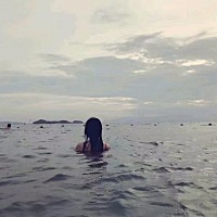 我也希望有肩膀依靠，我再坚强也是个女人