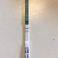麻烦各位看一下 这个有没有第二条印子 我看的眼都花了 好像看到一侧有印子 。。。又好像没有。。🙄