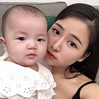 今天带妹妹去体检，6个月身高71.5体重8.4公斤，哈哈，她们问我是不是当🐷养，那么胖的