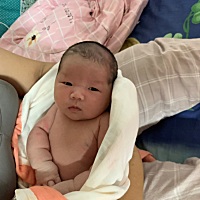 坐月子的时候都很敏感吗？  我动不动就想哭，感动的、伤心的、激动的……  我现在只要一想到5个月后要回...